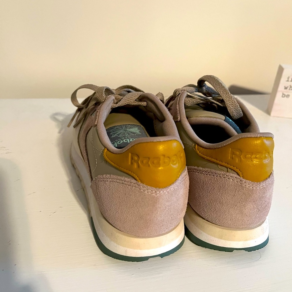 Reebok Classics - Picture 4 of 4